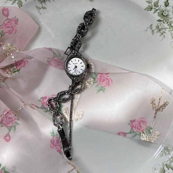 Rare Vintage Silver Metallic Chain Womens Watch - Picture 4 of 4
